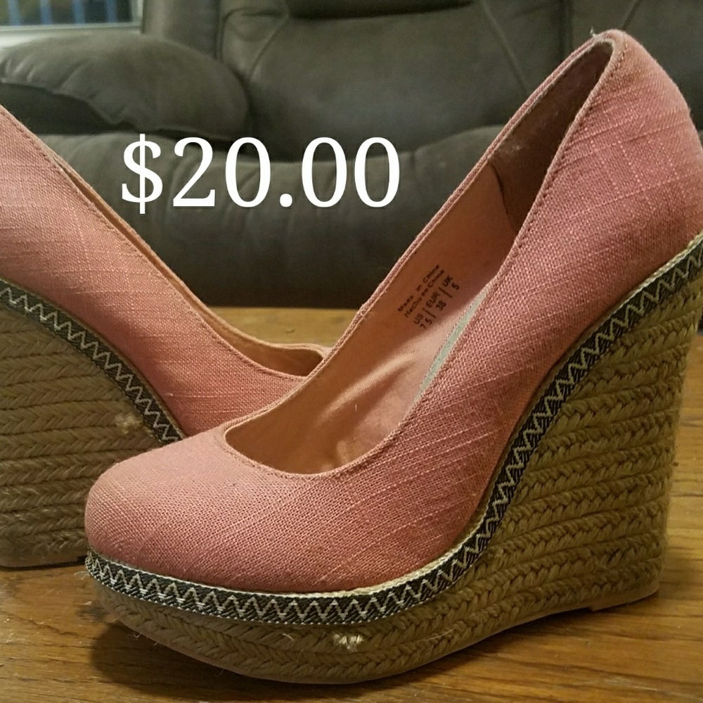 Call it Spring peach wedges